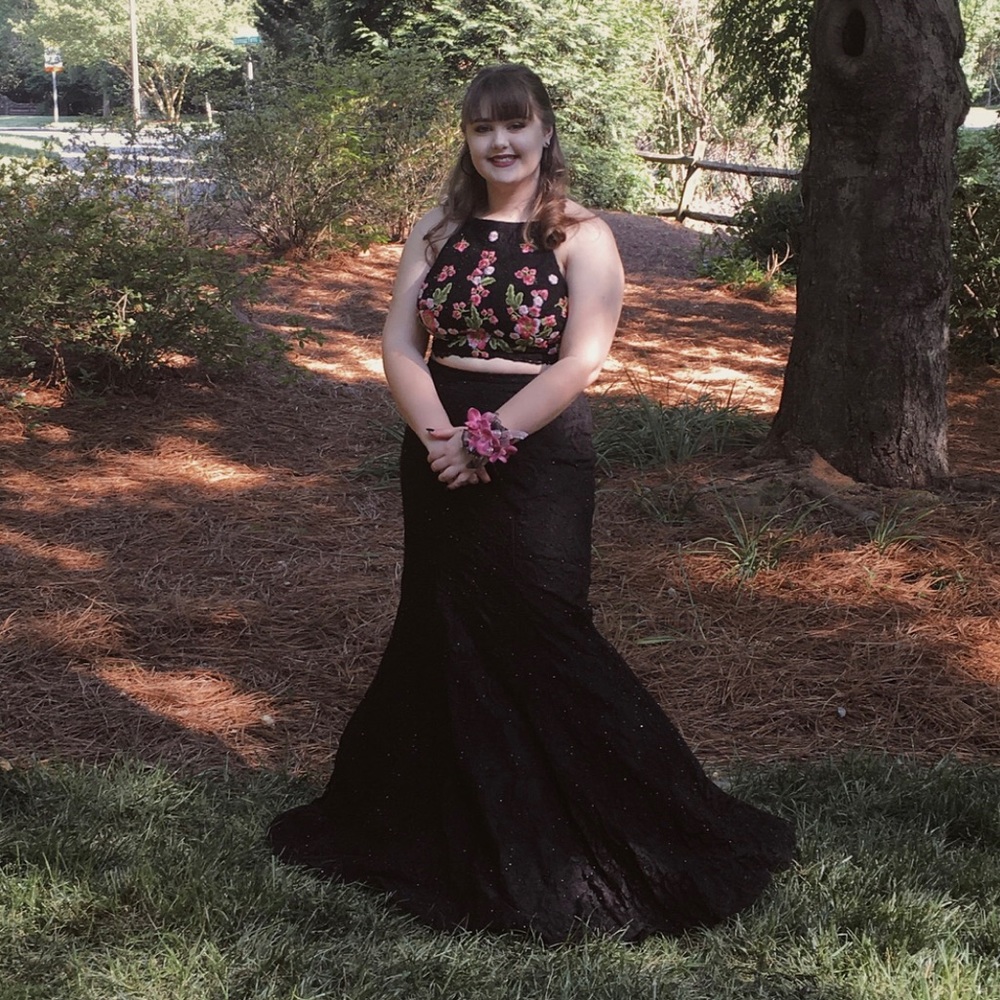 Ellie Wilde black prom dress